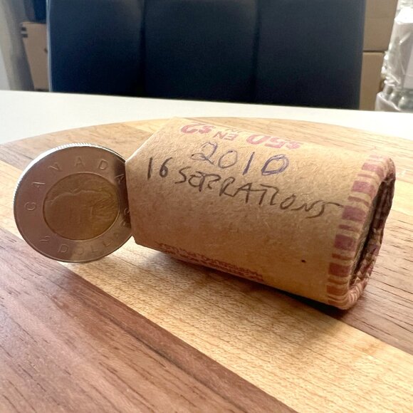 Wonderful Roll of 25 x 2010 16-Serration Canada $2 Toonies! - Picture 2 of 14